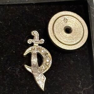 Unique Vintage 14k solid white gold brilliant cut diamonds  Masons Sword Brooch